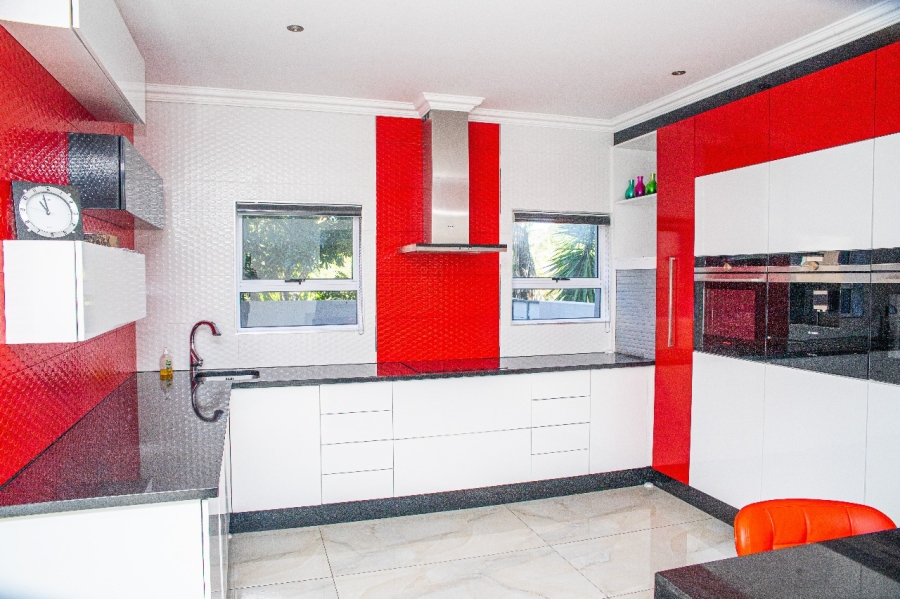 5 Bedroom Property for Sale in Beacon Bay Eastern Cape